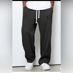 NWT Men's Black Relaxed Jogger Pants polyester blend